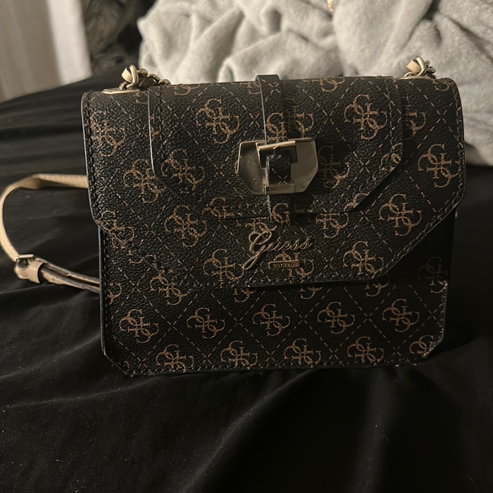 Guess crossbody